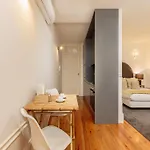 Apartman Cozy With Balcony