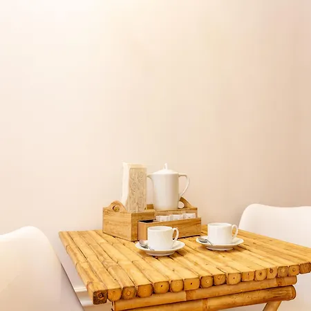 Cozy With Balcony Appartement