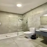 Cozy With Balcony بورتو