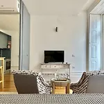 Cozy With Balcony *