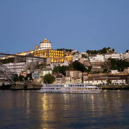 Cozy With Balcony Appartement Porto
