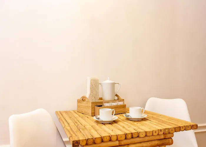 Cozy With Balcony Appartement